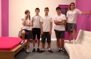 Estudiantes españoles follan como locos haciendo una orgía